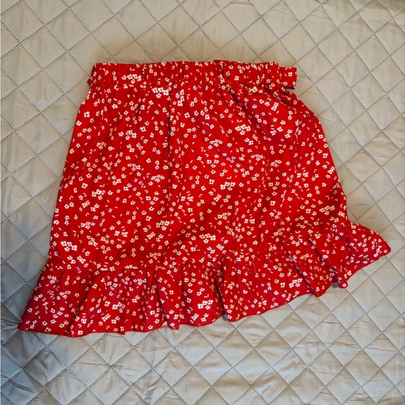 ROMWE Red Floral A-Line Skirt - Picture 2 of 3